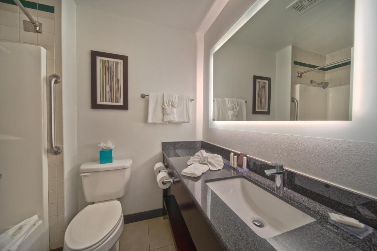 Hotel Wingate By Wyndham And Williamson Conference Center Round Rock Esterno foto